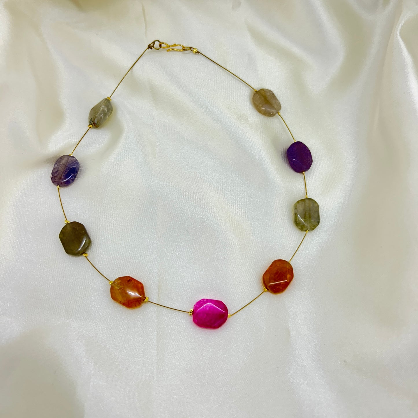 Multicolour crackeled bead - Natural stone invisible chain