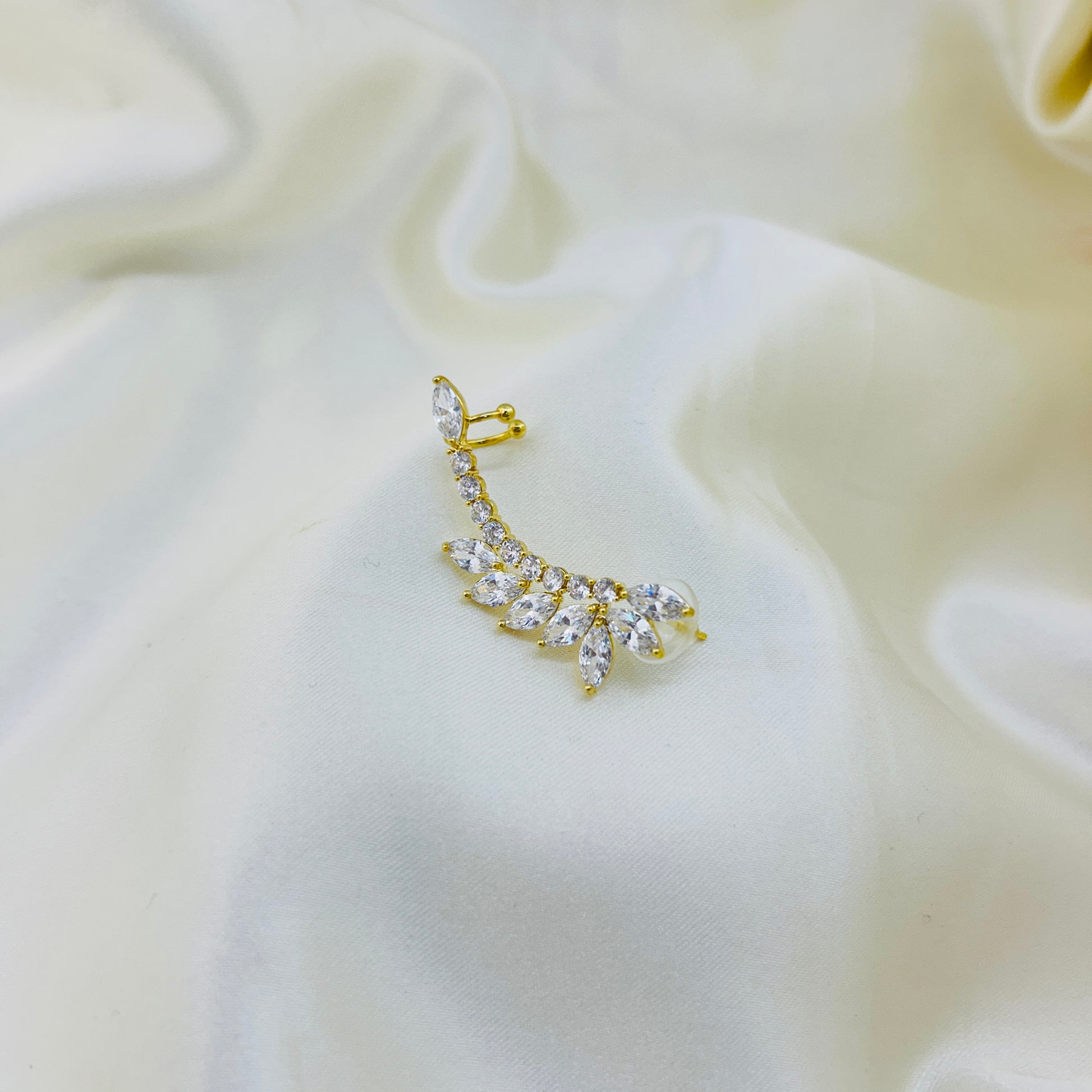 Oval crystal climber ear cuff jewellery