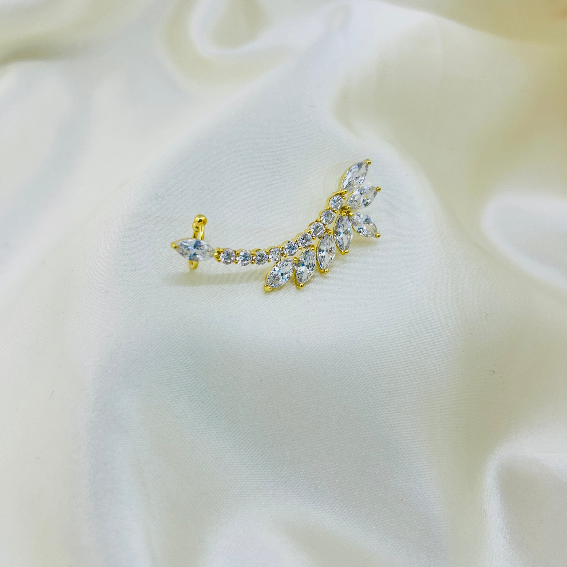 Single right ear cuff no piercing